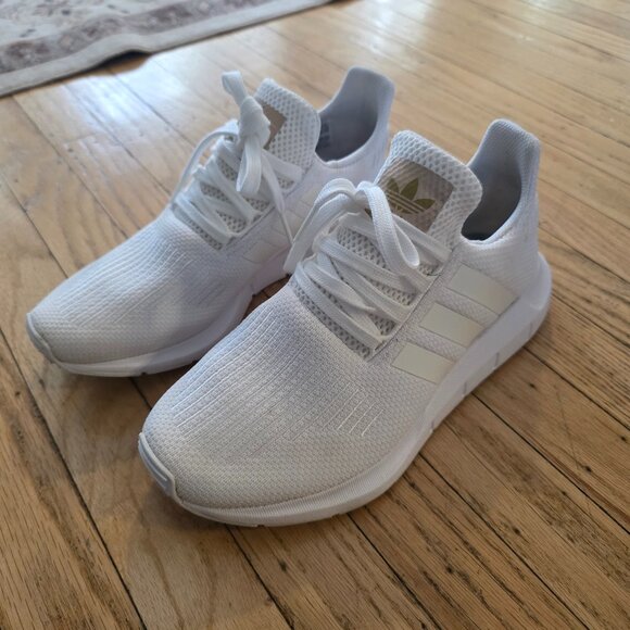 Sneakers - Picture 1 of 2